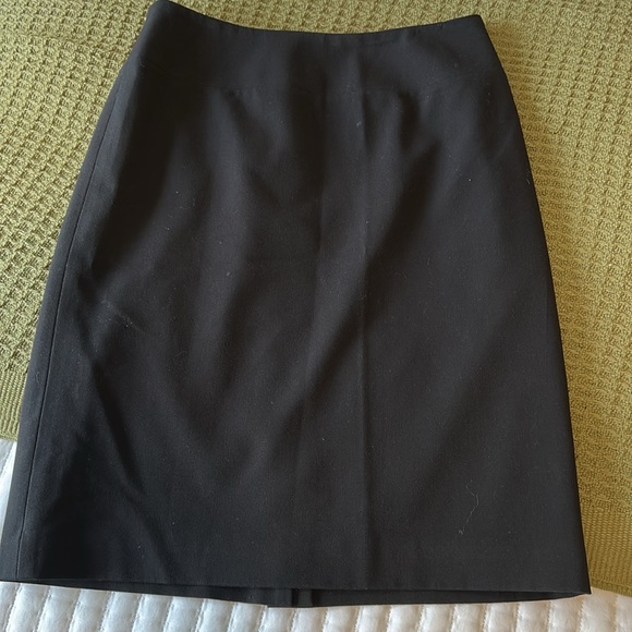 Three black skirts - Picture 2 of 7